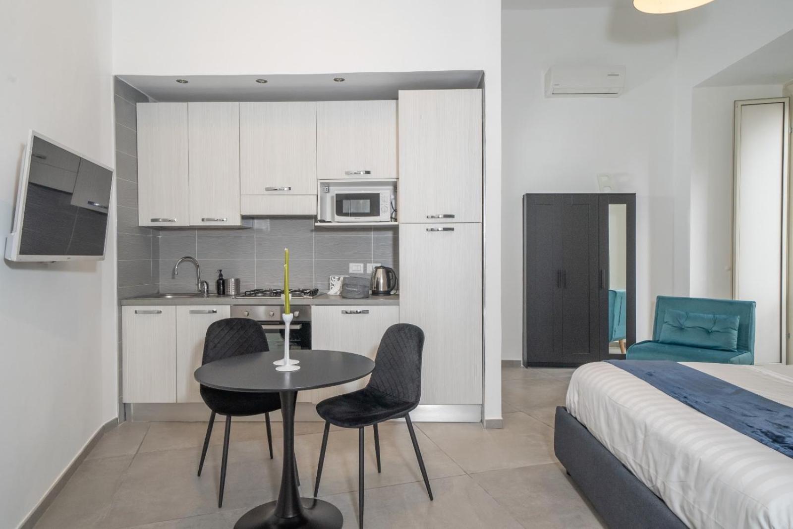 Bovio Boutique Studio Apartment Napoli Esterno foto